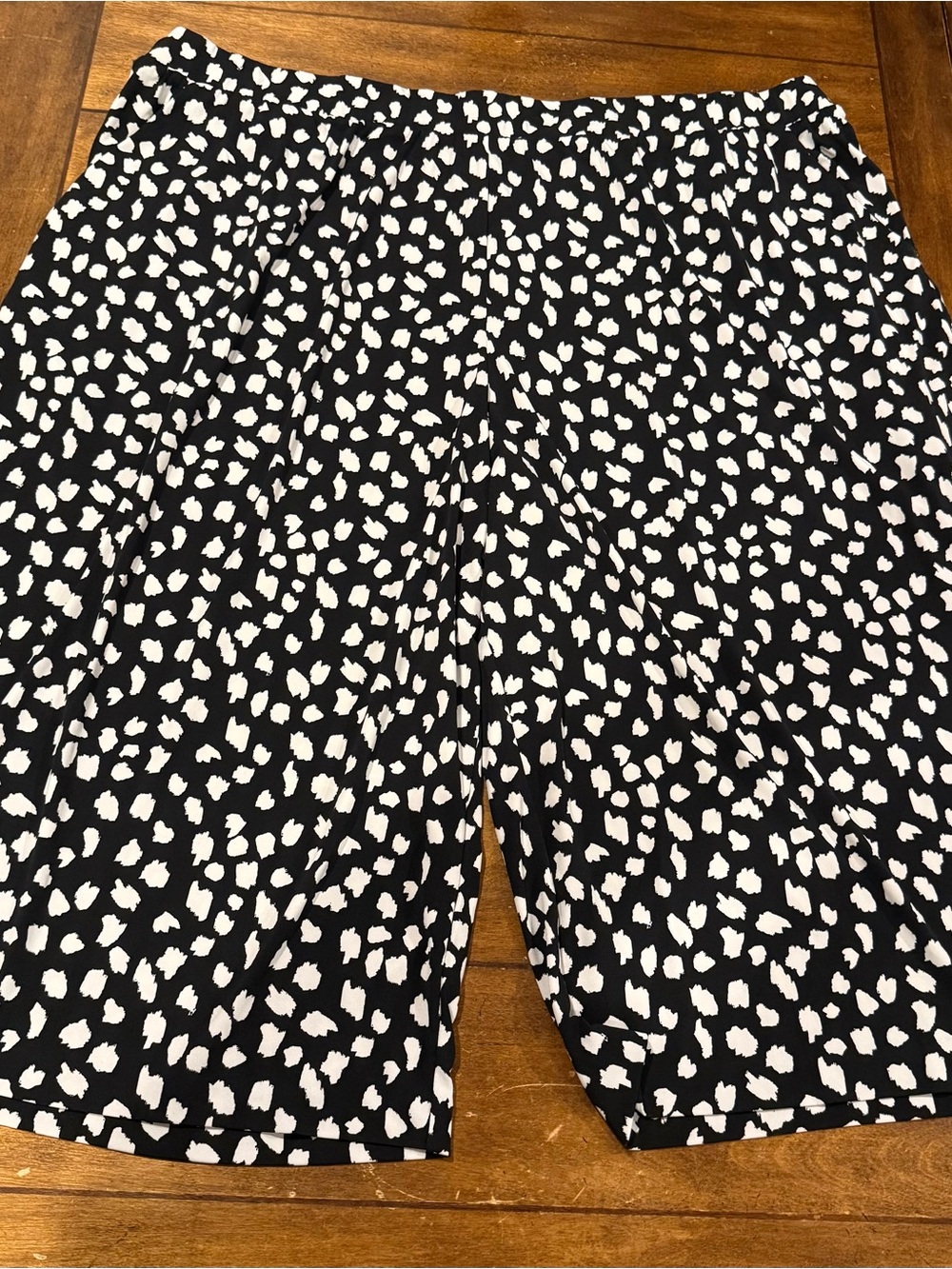 Lane Bryant Black and White Printed Capris